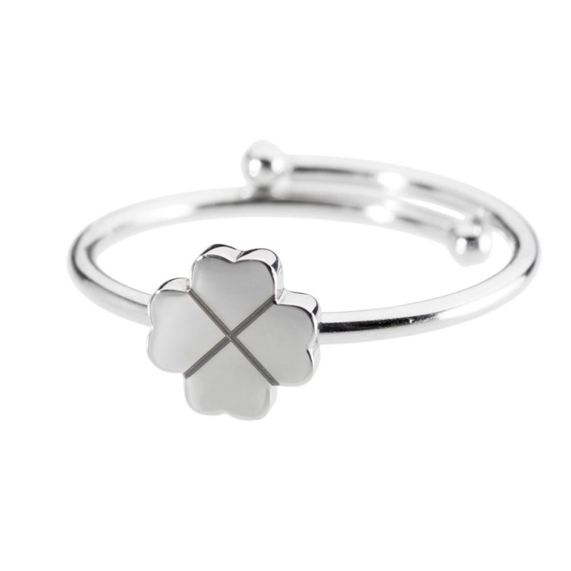 Anello in acciaio con quadrifoglio Anello in acciaio con quadrifoglio