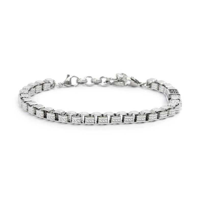 POLISHED S.STEEL BR TEXTURED BOX ROUNDED CHAIN S.Steel bracelet with textured box rounded chain 5,50 mm width. At the end, welde POLISHED S.STEEL BR TEXTURED BOX ROUNDED CHAIN S.Steel bracelet with textured box rounded chain 5,50 mm width. At the end, welde