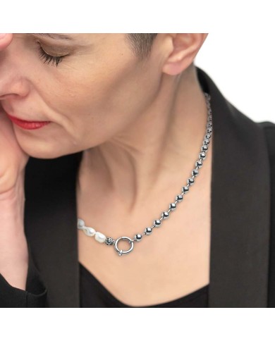 Collana perle fiume masticate con catena a sfere