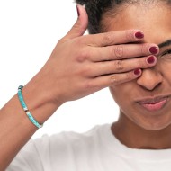 Bracciale con dischetti turchesi occhio di tigre e conchiglie bianche Bracciale con dischetti turchesi occhio di tigre e conchiglie bianche