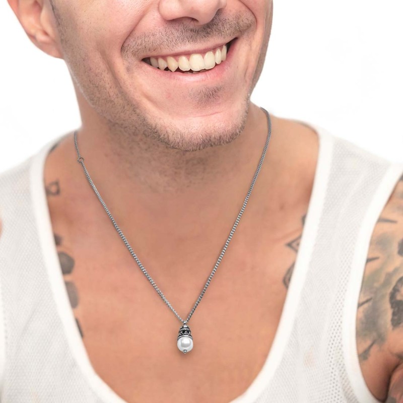 Collana con pendente e collana con pietre a rondelle