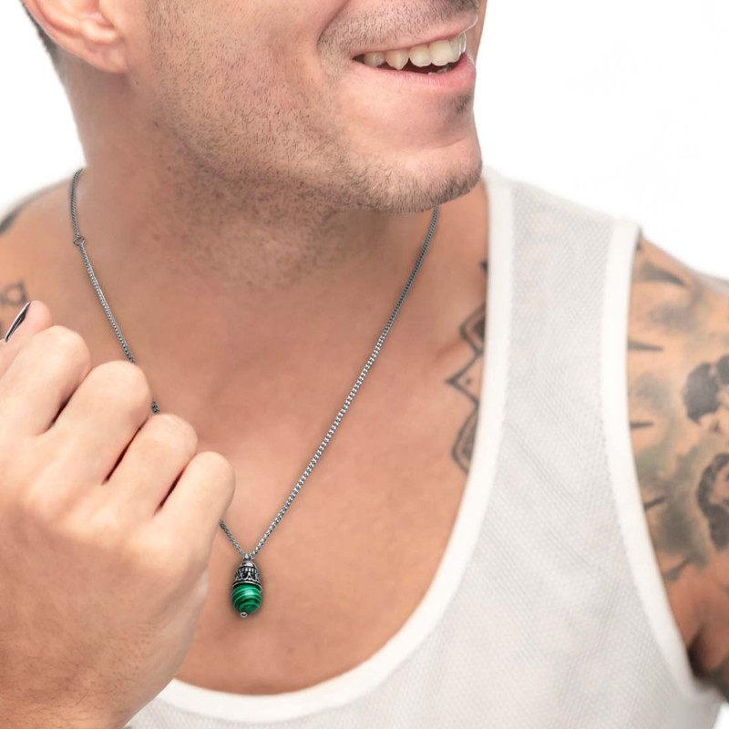 Collana con pendente e collana con pietre a rondelle