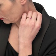 Anello con zirconi e smalto Anello con zirconi e smalto