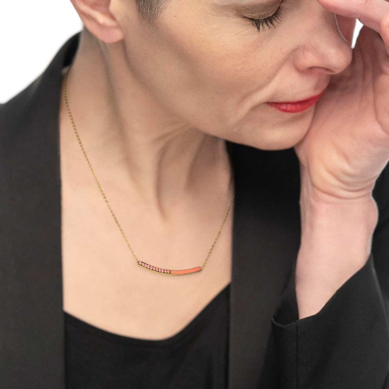 Collana con zirconi e smalto