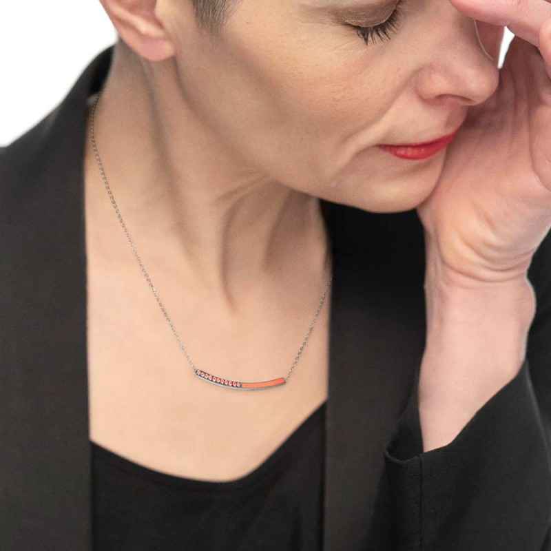 Collana con zirconi e smalto Collana con zirconi e smalto