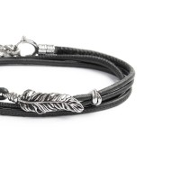 S.STEEL BR DOUBLE TURN WITH BLACK STROBEL AND FEATHER S.steel bracelet with black strobel 2 mm diameter, with s.steel with mat b