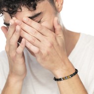 Bracciale con onice nera ovale e sfere occhio di tigre