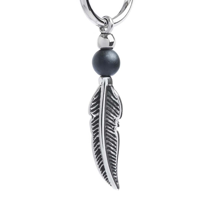 Orecchino a cerchio con sfera e piuma pendente