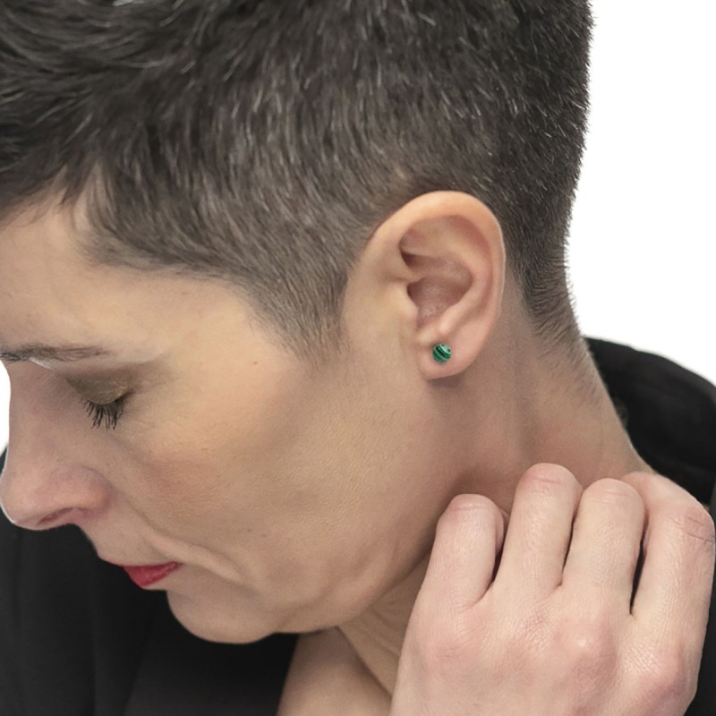 Orecchino a lobo con sfera