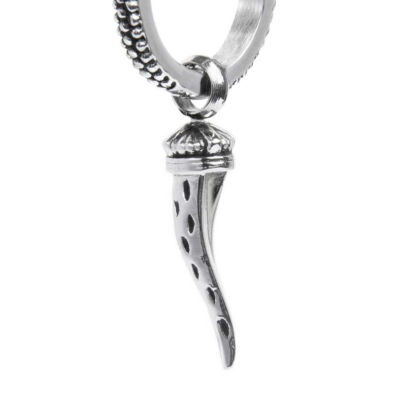 Orecchino a cerchio con corno pendente