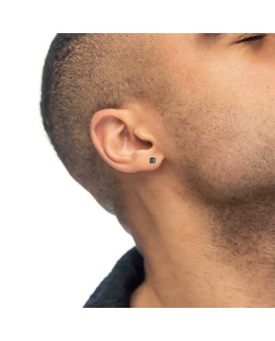 Orecchino a lobo con zircone nero quadrato 0,34mm