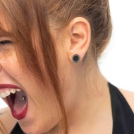 S.S. SINGLE EARRING ROUND WITH BLACK ENAMEL S.steel single round earring 12 mm diameter with on the edge dots texture by casting