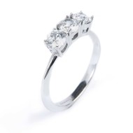 Anello trilogy con zircone 4,25mm Anello trilogy con zircone 4,25mm