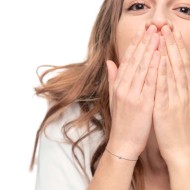 S.STEEL BR WITH WHITE CZ STONE 4,25 MM S.steel bracelet with cutting cross chain, 1,20 mm width, 0,26 mm thickness. On the cente