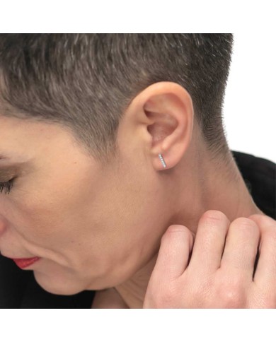 Orecchino a lobo con zirconi