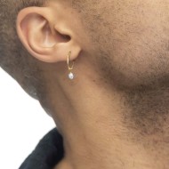 Orecchino a cerchio con perla ovale pendente Orecchino a cerchio con perla ovale pendente