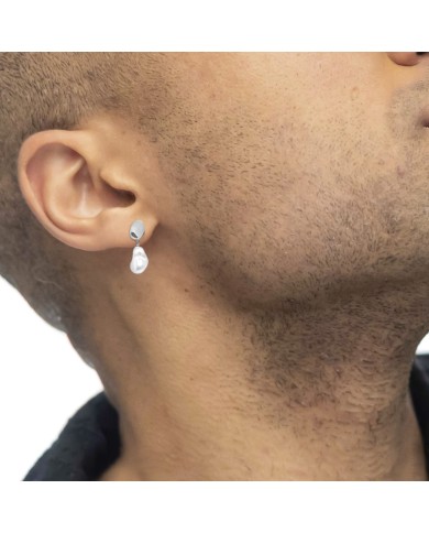 Orecchino a lobo con perla irregolare