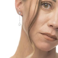 Orecchino pendente con catena e perla irregolare removibile