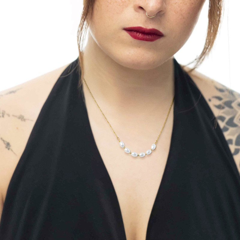 Collana catena cross con perle ovali centrali