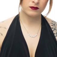 Collana catena cross con perle ovali centrali