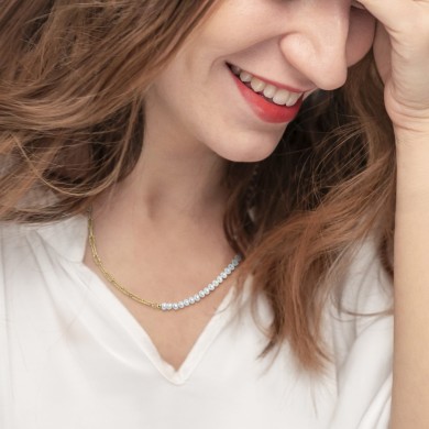 Collana catena figaro e catena con perle bianche irregolari Collana catena figaro e catena con perle bianche irregolari