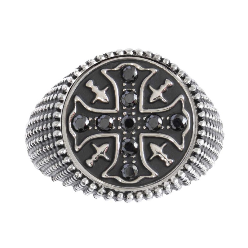 S.STEEL ROUND GOTHIC CROSS PLATE Polished s.steel round plate 16,20 mm diameter, 3,50 mm thickness. On the front side gothic cro