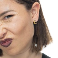 Orecchino a lobo a cerchietto 1,5cm con chiusura perla