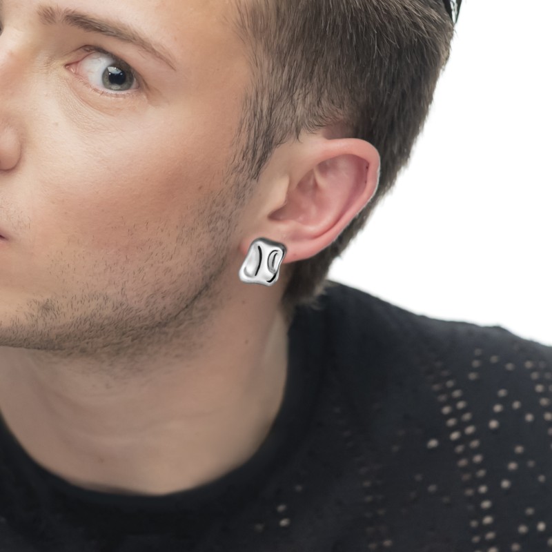 Orecchino a lobo quadrato irregolare