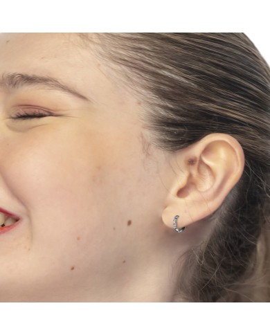 Orecchino a cerchio ritorto 1,5 cm trama diamantata