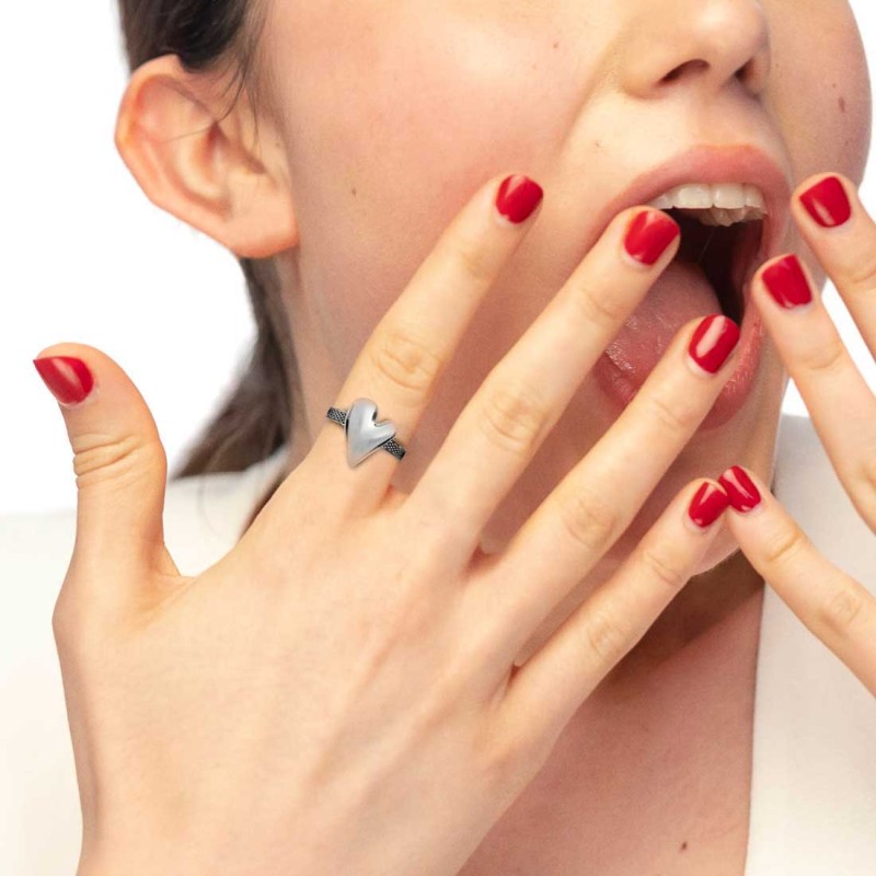 Anello con cuore irregolare Anello con cuore irregolare