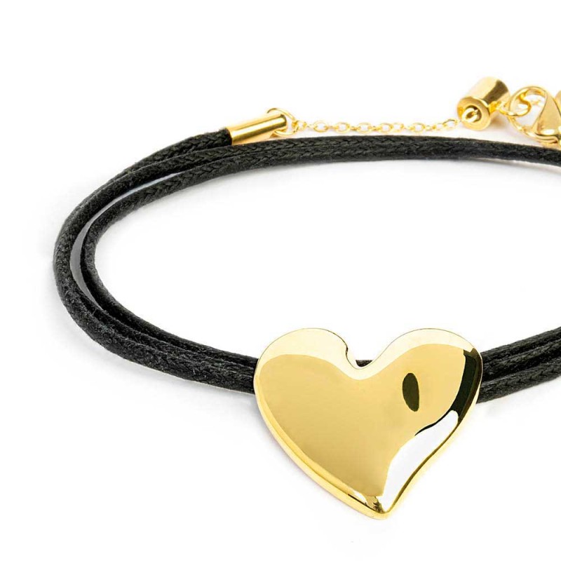 Bracciale triplo filo con cordino cerato con cuore irregolare Bracciale triplo filo con cordino cerato con cuore irregolare