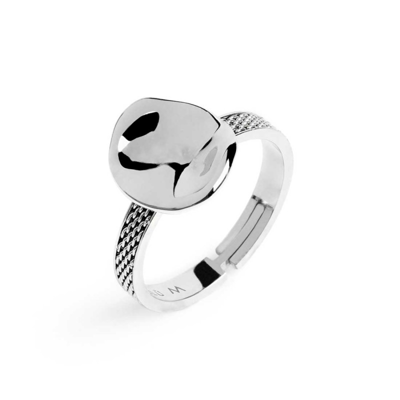 Anello con bottone martellato Anello con bottone martellato