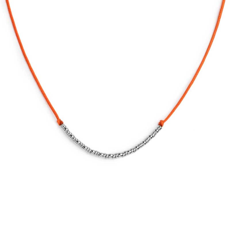 Collana cordino con sfere e rondelle al centro