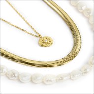 Collane con perle catena snake e collana pendente rosa dei venti Collane con perle catena snake e collana pendente rosa dei venti