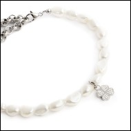 Cavigliera perle di fiume e charm quadrifoglio